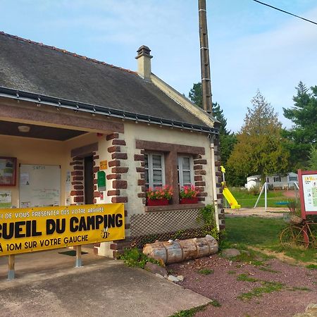 Camping Le Val Aux Fees - Broceliande Concoret Екстериор снимка