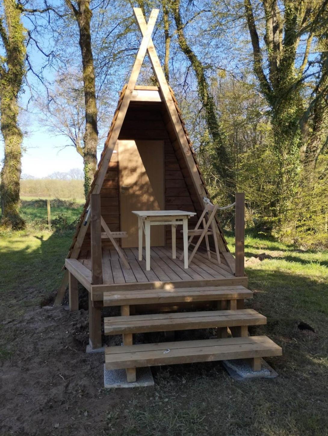 Camping Le Val Aux Fees - Broceliande Concoret Екстериор снимка