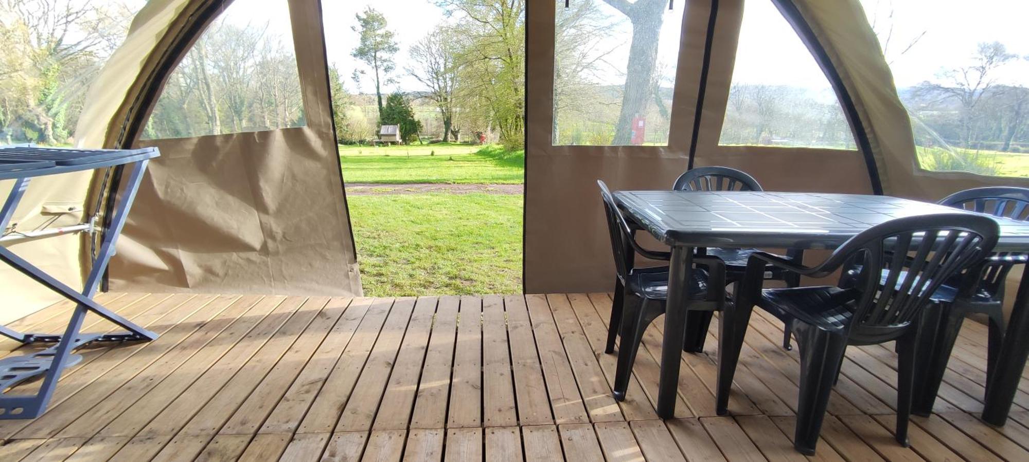 Camping Le Val Aux Fees - Broceliande Concoret Екстериор снимка