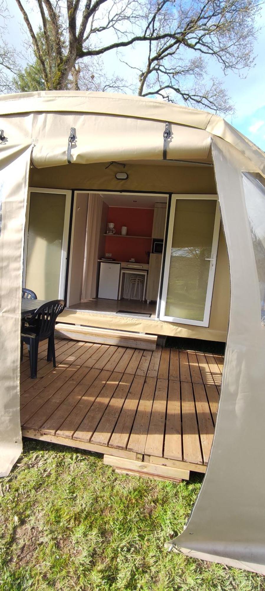 Camping Le Val Aux Fees - Broceliande Concoret Екстериор снимка