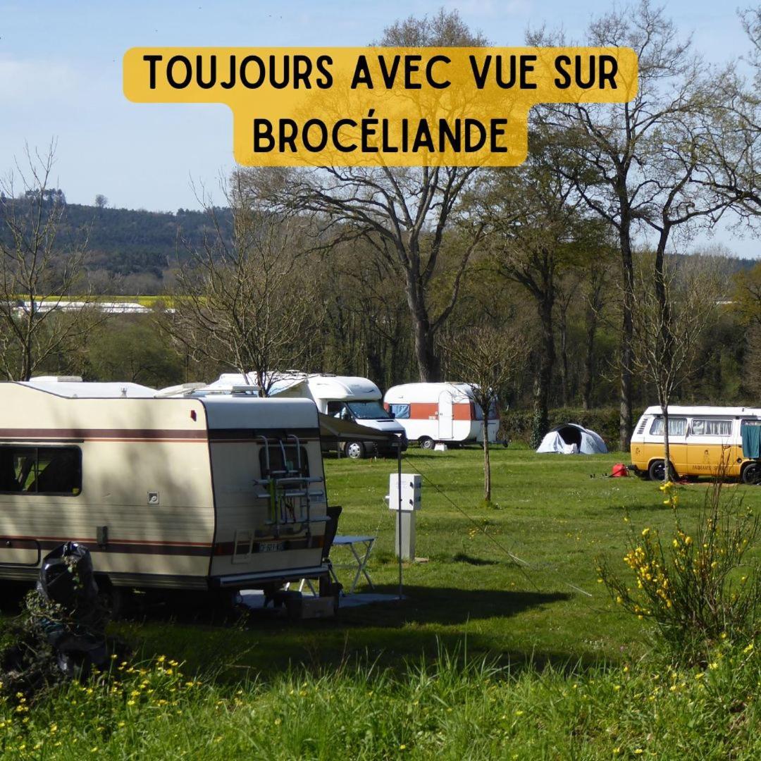 Camping Le Val Aux Fees - Broceliande Concoret Екстериор снимка