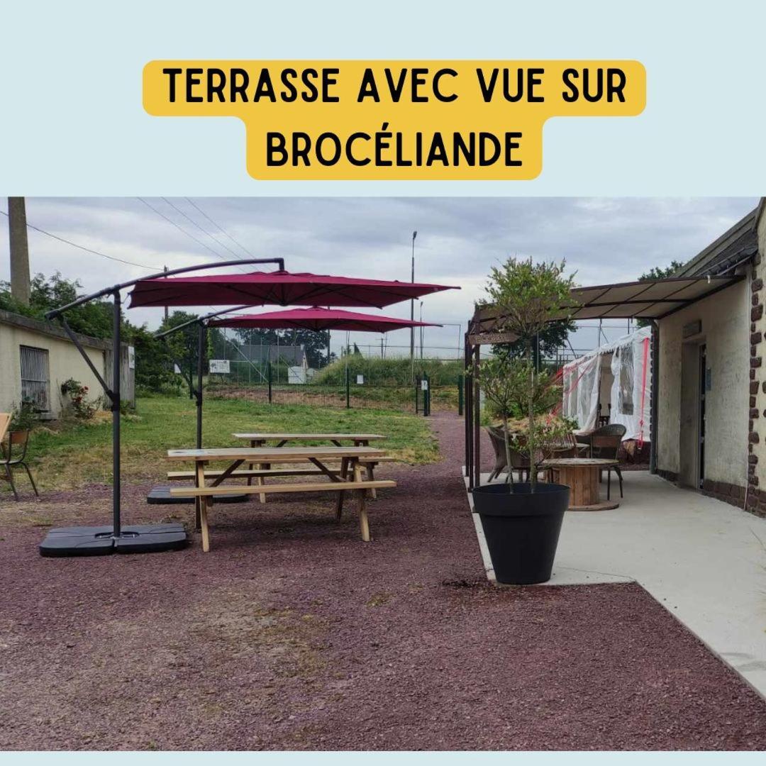 Camping Le Val Aux Fees - Broceliande Concoret Екстериор снимка