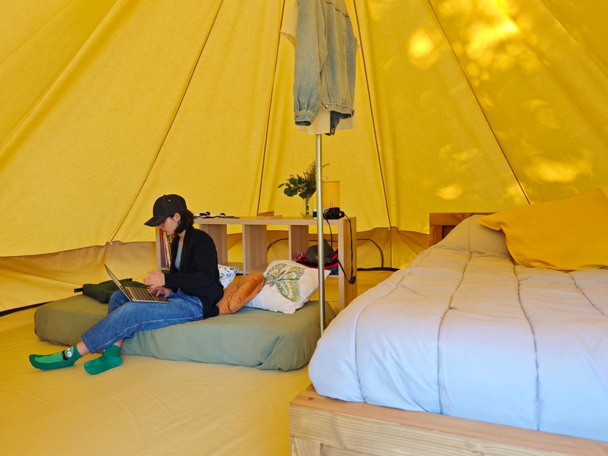 Camping Le Val Aux Fees - Broceliande Concoret Стая снимка