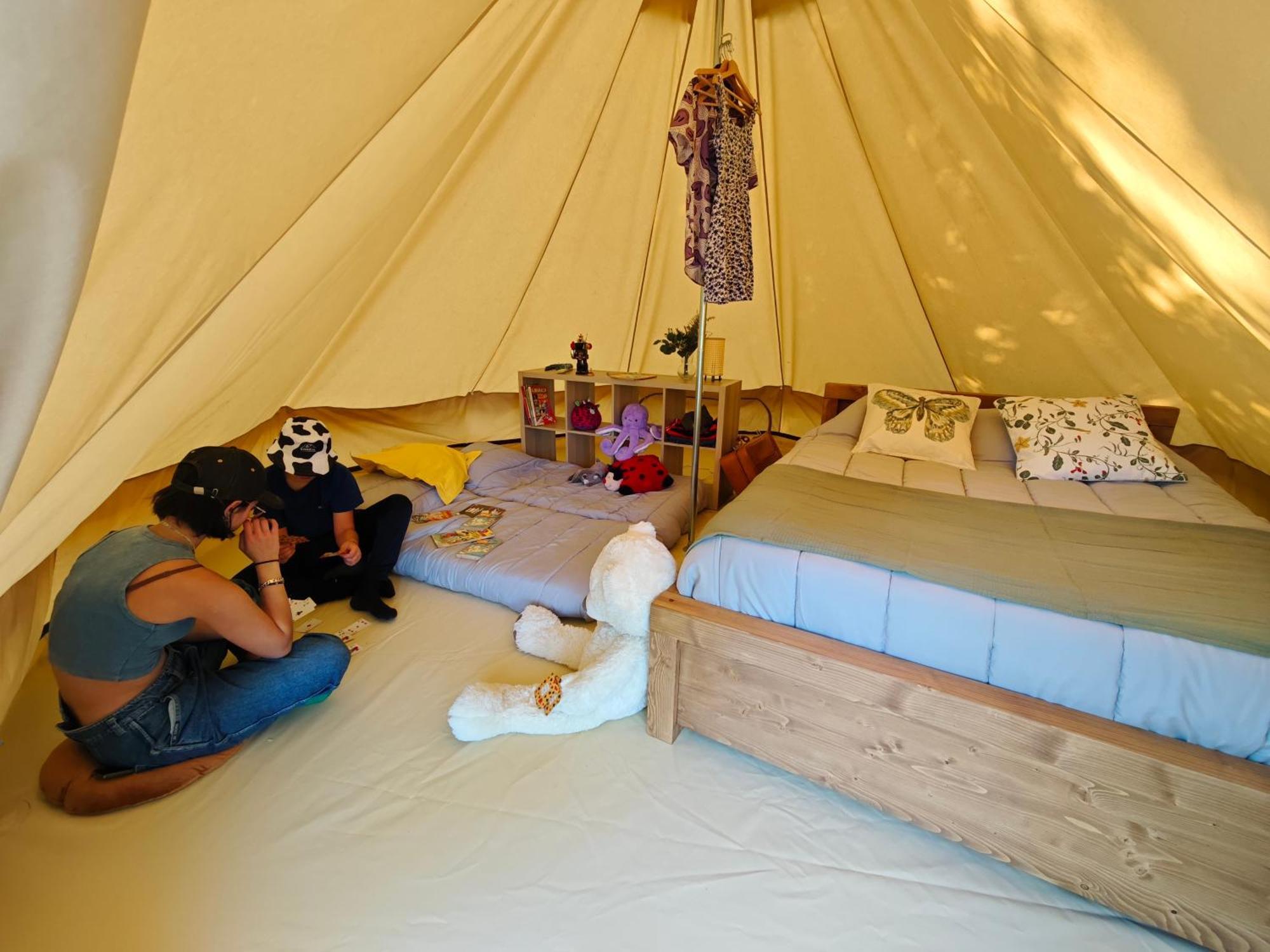 Camping Le Val Aux Fees - Broceliande Concoret Стая снимка